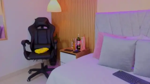 avis lara online show from February 2026 07:34:02 PM