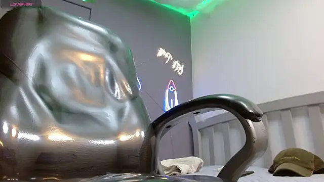 HarolddXL online show from February 2025 12:39:01 PM