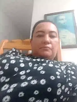karolove2424 online show from October 2025 06:43:01 PM