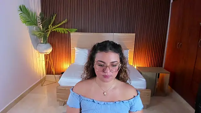 Snapshot of lilly_ass_ chatting on February 2025 10:47:02 PM lilly ass online show from February 2025 10:47:02 PM