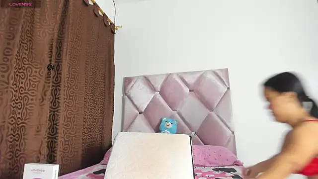 AnieRey online show from October 2025 12:10:01 AM