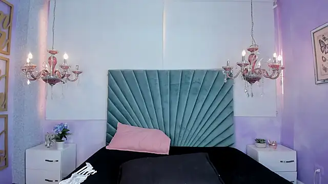 Aitana Hilton  online show from March 2025 02:46:02 PM