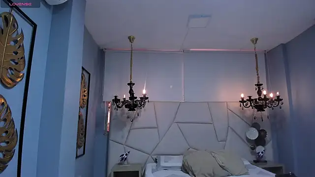 Aitana Hilton  online show from September 2025 12:17:02 PM