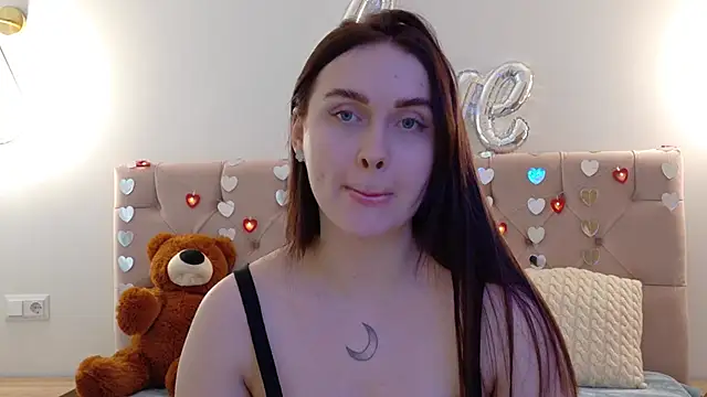 Snapshot of Lilliana_Moon chatting on February 2025 09:43:02 AM Lilliana Moon online show from February 2025 09:43:02 AM