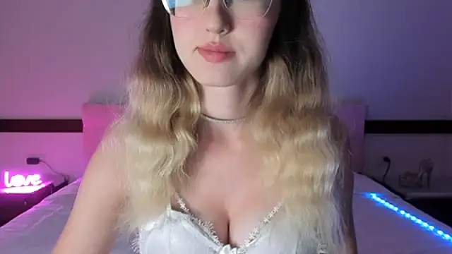 Snapshot of Sakura_Mmio chatting on February 2025 12:16:01 PM Sakura Mmio online show from February 2025 12:16:01 PM