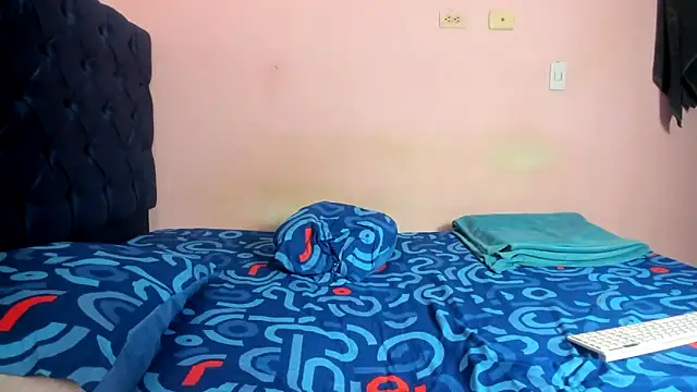 Latinos 2001 online show from February 2026 04:36:02 PM