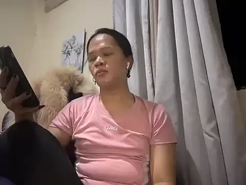 Snapshot of SophiaCourthaway chatting on August 2026 06:21:01 PM SophiaCourthaway online show from August 2026 06:21:01 PM