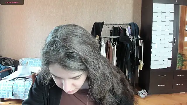 Snapshot of _Roselina_ chatting on June 2026 12:29:02 PM Roselina online show from June 2026 12:29:02 PM