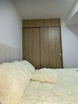 Snapshot of IslaBlaze chatting on February 2026 01:17:01 AM IslaBlaze online show from February 2026 01:17:01 AM