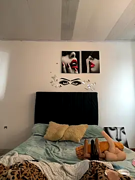 Keyler True18 online show from September 2025 12:39:01 PM