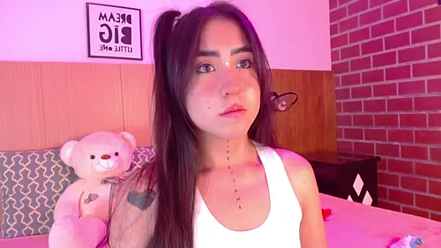 AdaaMillan online show from February 2025 11:23:02 AM