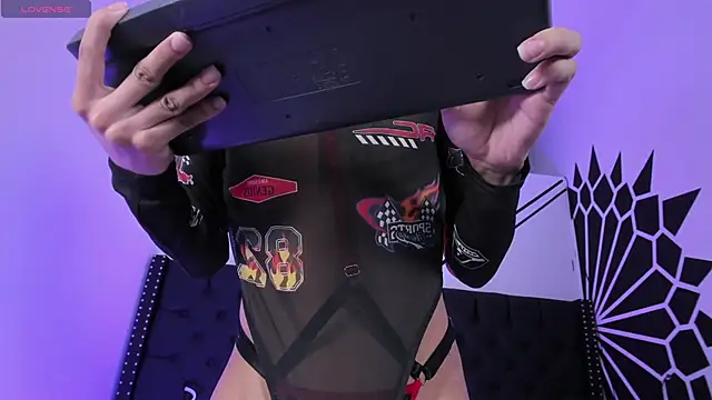 EthaanCox online show from October 2025 10:00:02 PM