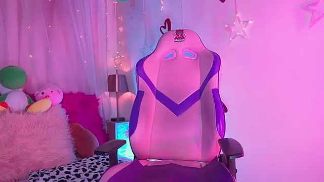 Snapshot of emma_soffia_ chatting on March 2025 06:42:02 PM emma soffia  online show from March 2025 06:42:02 PM