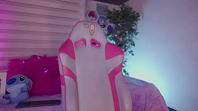 Snapshot of emma_soffia_ chatting on October 2025 05:31:01 PM emma soffia  online show from October 2025 05:31:01 PM