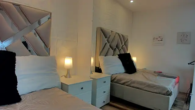 raquell moore online show from March 2025 09:17:02 AM