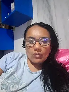 raquell moore online show from October 2025 02:50:02 AM