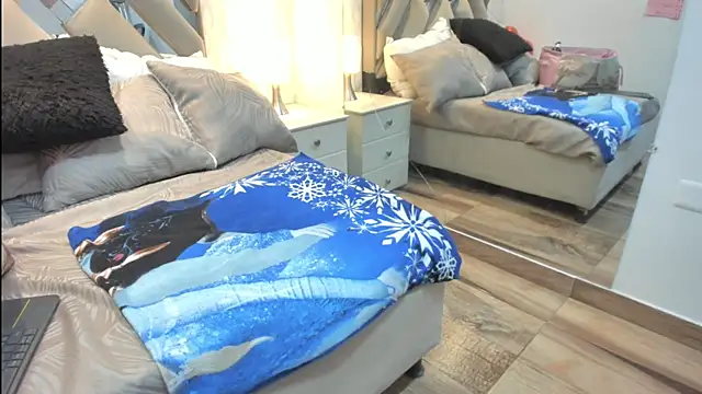 raquell moore online show from April 2026 12:18:01 PM