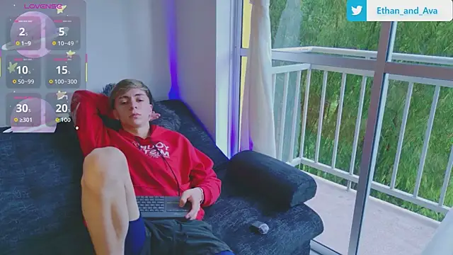 Snapshot of ethan_and_ava chatting on October 2025 01:01:01 PM ethan and ava online show from October 2025 01:01:01 PM