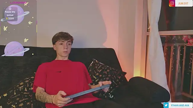 ethan and ava online show from December 2025 01:34:02 AM