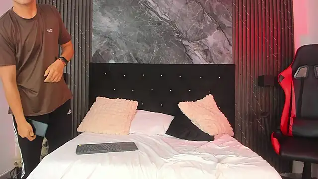 vanilla hot online show from January 2025 01:19:02 PM