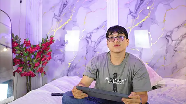 vanilla hot online show from October 2025 07:34:01 PM