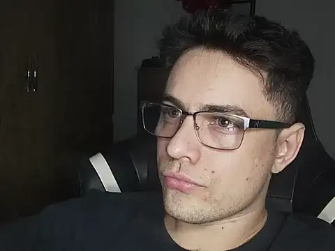 Dyllan   online show from October 2025 01:50:02 AM