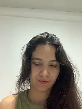 Snapshot of Bella_still chatting on September 2025 01:04:01 PM Bella still online show from September 2025 01:04:01 PM