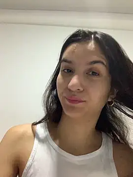 Snapshot of Bella_still chatting on November 2025 01:22:04 PM Bella still online show from November 2025 01:22:04 PM