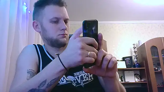 Snapshot of HunterOnBoobs chatting on February 2025 11:35:01 PM HunterOnBoobs online show from February 2025 11:35:01 PM