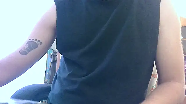 Snapshot of HunterOnBoobs chatting on October 2025 06:11:02 AM HunterOnBoobs online show from October 2025 06:11:02 AM