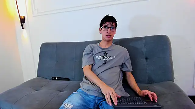 Cum hunters online show from March 2026 03:39:01 AM