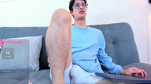 Snapshot of Cum_hunters chatting on May 2026 03:23:02 AM Cum hunters online show from May 2026 03:23:02 AM