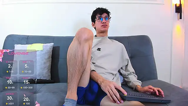 Snapshot of Cum_hunters chatting on May 2026 03:26:01 AM Cum hunters online show from May 2026 03:26:01 AM