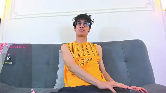 Snapshot of Cum_hunters chatting on May 2026 03:13:02 AM Cum hunters online show from May 2026 03:13:02 AM
