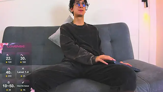Snapshot of Cum_hunters chatting on May 2026 03:33:02 AM Cum hunters online show from May 2026 03:33:02 AM