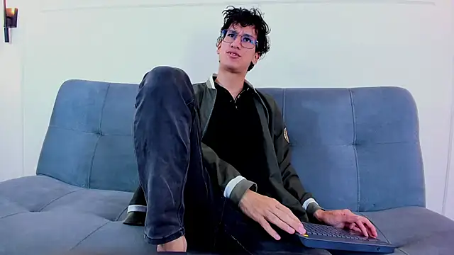 Snapshot of Cum_hunters chatting on June 2026 03:12:01 AM Cum hunters online show from June 2026 03:12:01 AM