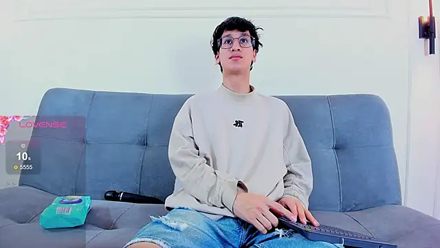 Snapshot of Cum_hunters chatting on June 2026 03:13:02 AM Cum hunters online show from June 2026 03:13:02 AM