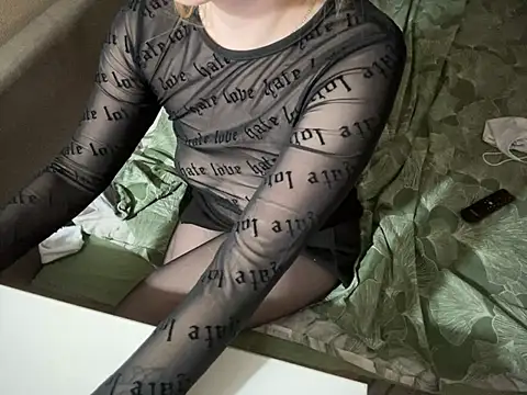 Snapshot of HotLoveAlice chatting on January 2025 10:13:02 PM HotLoveAlice online show from January 2025 10:13:02 PM