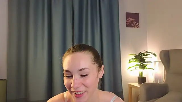 Snapshot of too_sexxxy chatting on April 2026 04:43:02 AM too sexxxy online show from April 2026 04:43:02 AM