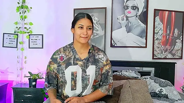 loretahorny online show from February 2026 03:10:01 PM