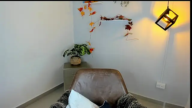 Snapshot of Juliane_su chatting on January 2025 02:19:02 AM Juliane su online show from January 2025 02:19:02 AM