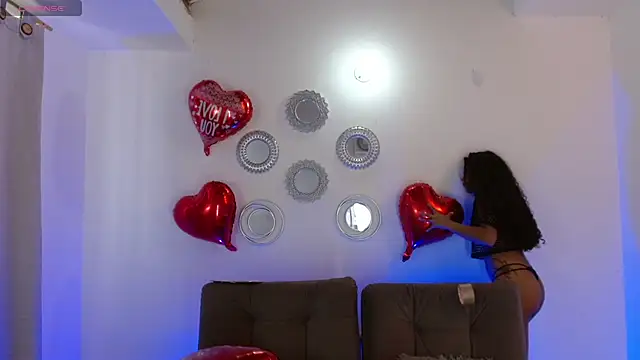 lucie petite online show from February 2025 06:40:02 PM