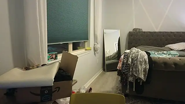 Snapshot of TheConfidentialClub chatting on January 2025 01:19:01 AM TheConfidentialClub online show from January 2025 01:19:01 AM