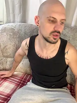 AssHunter4k online show from February 2025 08:18:02 AM