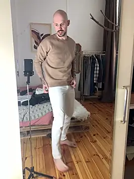 AssHunter4k online show from February 2025 12:28:01 PM