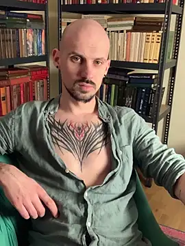 AssHunter4k online show from February 2025 03:32:02 PM