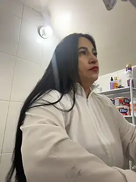 Miia Jazmin online show from November 2025 05:02:01 PM