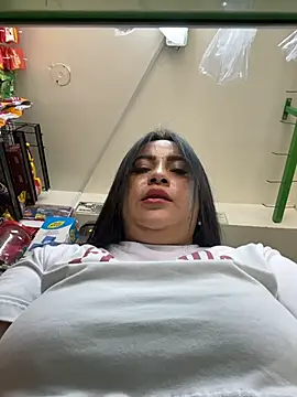 Miia Jazmin online show from December 2025 02:02:02 PM