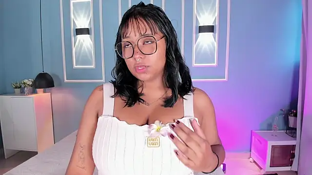 Snapshot of isabella_zc chatting on July 2026 11:52:02 AM isabella zc online show from July 2026 11:52:02 AM