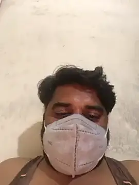 Snapshot of Raziv_komal143 chatting on January 2025 06:14:01 PM Raziv komal143 online show from January 2025 06:14:01 PM